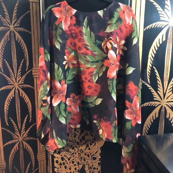 Chico’s Caftan Like Flowered Top- Size S/M - Picture 2 of 2